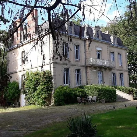 Chateau Du Grand Lucay Couette-café Bourbon-lʼArchambault