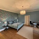 Chateau Du Grand Lucay Bed & Breakfast 3*