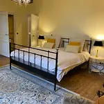 Bed & Breakfast Chateau Du Grand Lucay Bourbon-lʼArchambault