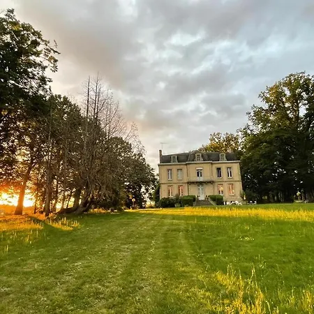 Chateau Du Grand Lucay Panzió