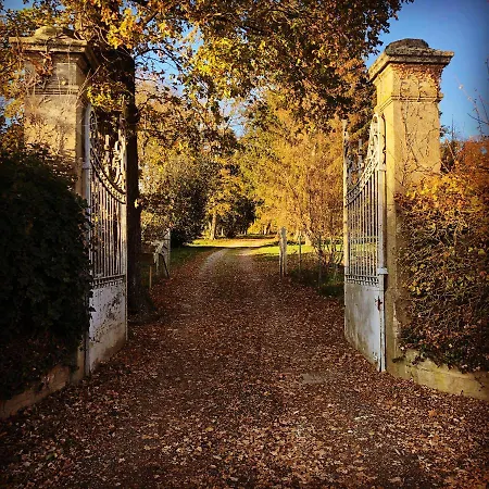Chateau Du Grand Lucay Frühstückspension Bourbon-lʼArchambault