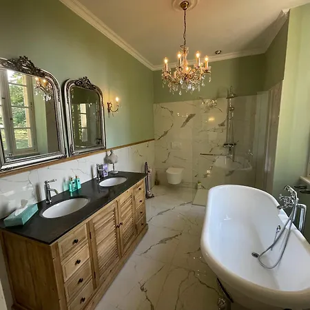 Chateau Du Grand Lucay Bourbon-lʼArchambault