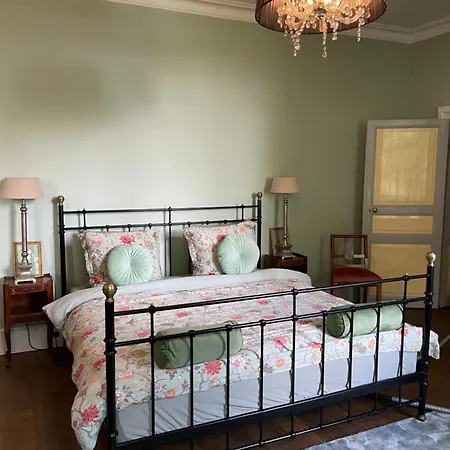 Chateau Du Grand Lucay 住宿加早餐酒店 3*