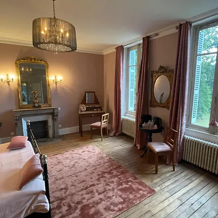 Chateau Du Grand Lucay 住宿加早餐酒店 3*