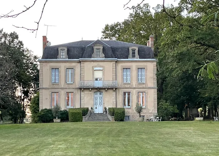 Chateau Du Grand Lucay 3* Bourbon-l'Archambault