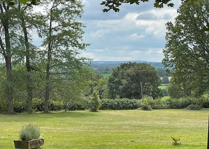 Chateau Du Grand Lucay Bed & Breakfast 3*