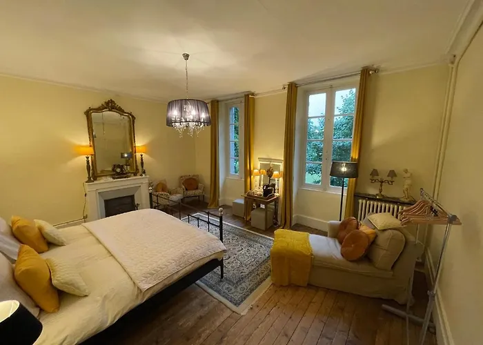 Chateau Du Grand Lucay Bed & Breakfast 3*