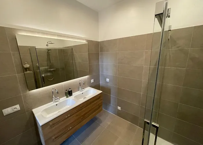 לינה וארוחת בוקר Chateau Du Grand Lucay Bourbon-lʼArchambault