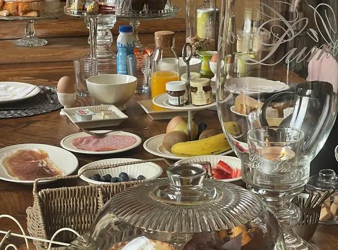 לינה וארוחת בוקר Chateau Du Grand Lucay Bourbon-lʼArchambault