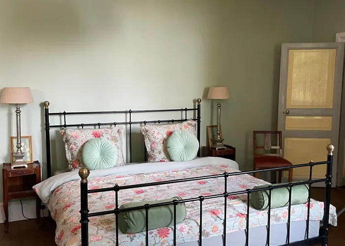 Chateau Du Grand Lucay לינה וארוחת בוקר 3*