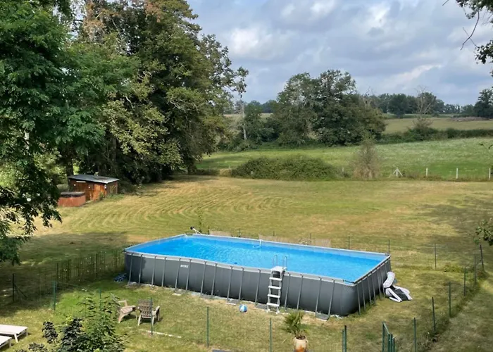 Chateau Du Grand Lucay לינה וארוחת בוקר Bourbon-lʼArchambault