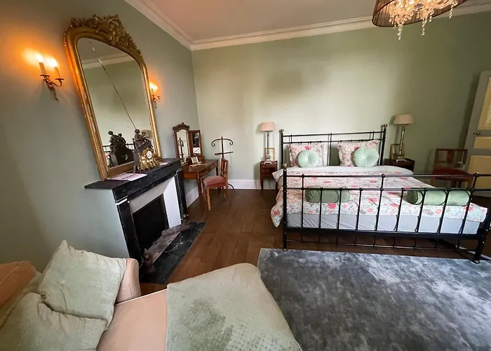 Bed & Breakfast Chateau Du Grand Lucay Bourbon-l'Archambault