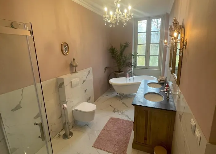 Bed & Breakfast Chateau Du Grand Lucay