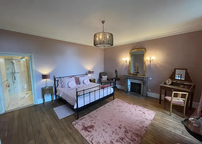 Bed & Breakfast Chateau Du Grand Lucay